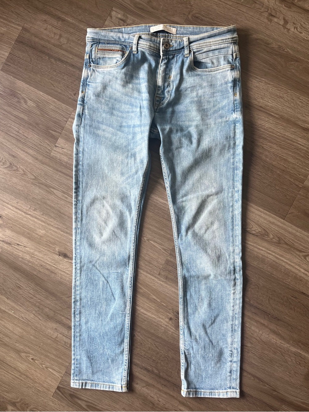 Zara Denim Wear 31 "by41"length durable rugged faded stone washstaple straight